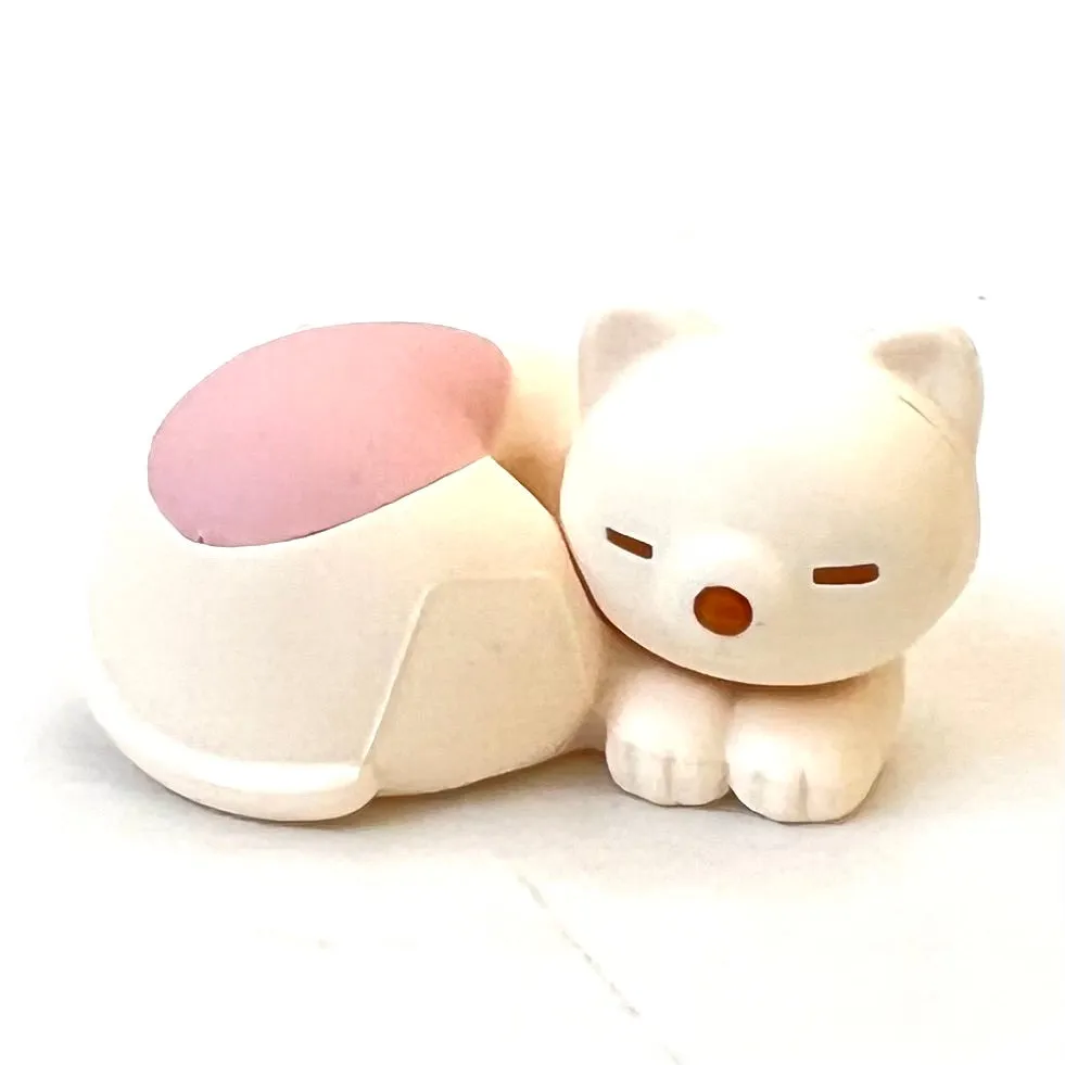 38269 IWAKO PASTEL CATS ERASERS-60