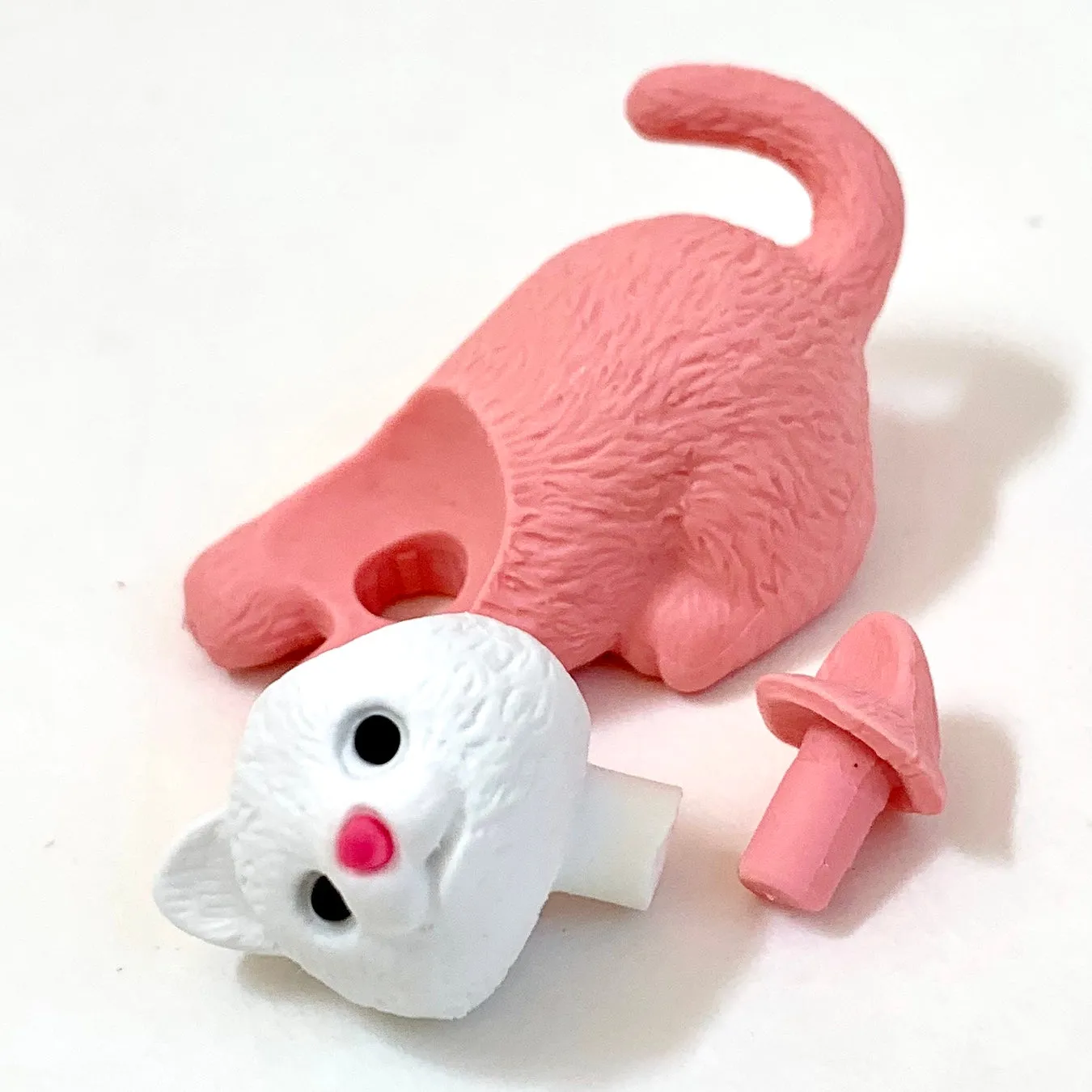 38269 IWAKO PASTEL CATS ERASERS-60