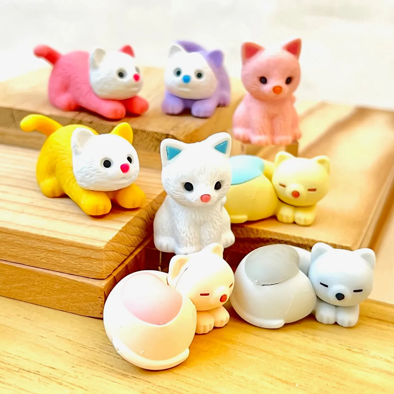 38269 IWAKO PASTEL CATS ERASERS-60