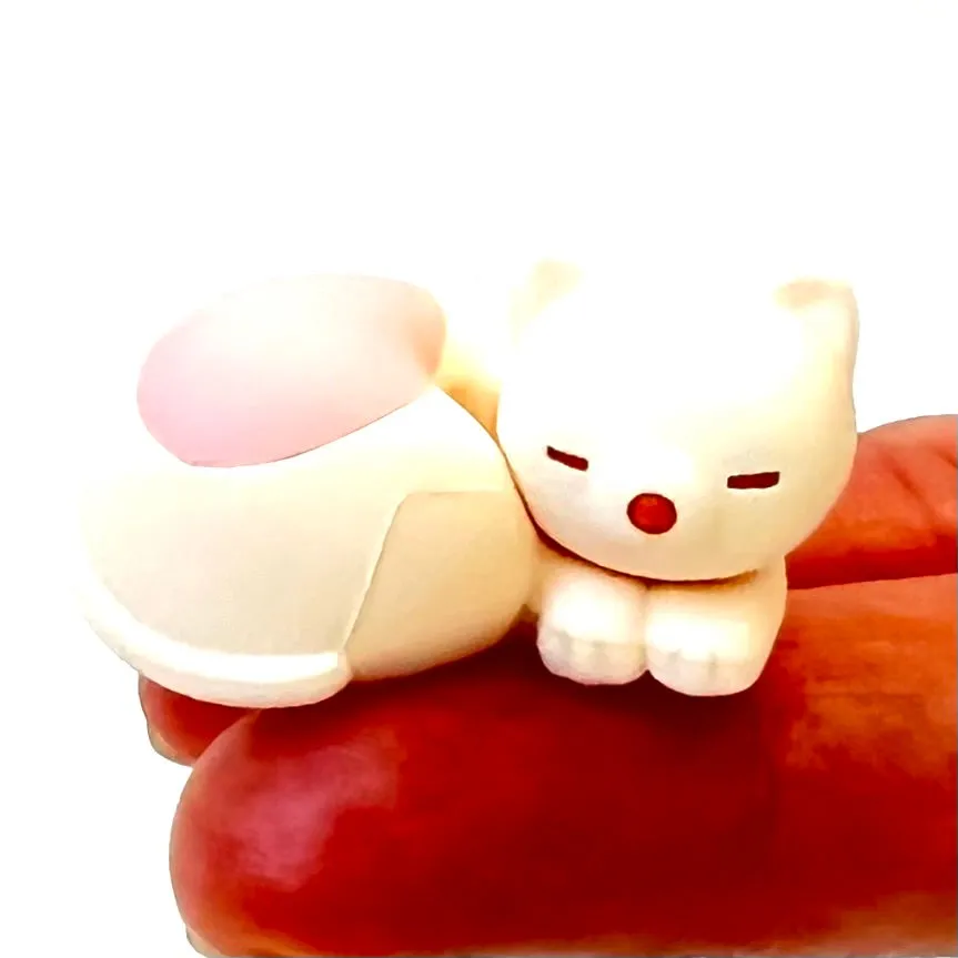 38269 IWAKO PASTEL CATS ERASERS-60