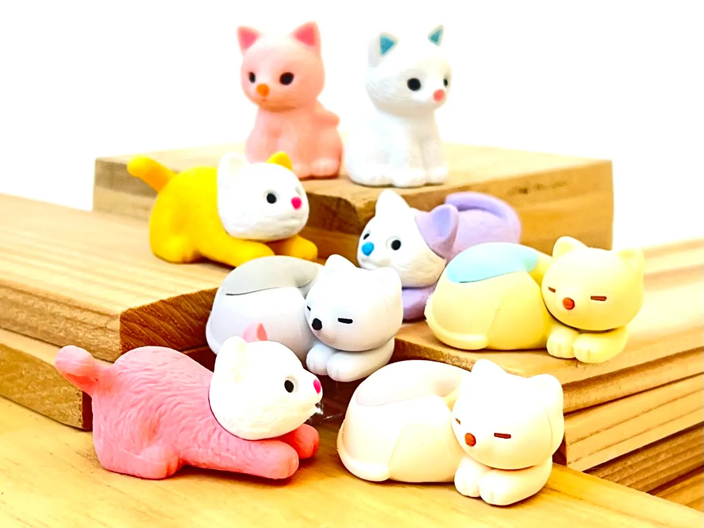 38269 IWAKO PASTEL CATS ERASERS-60