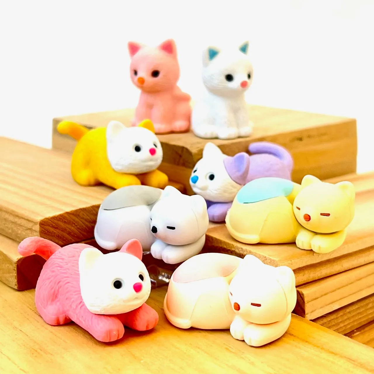 38269 IWAKO PASTEL CATS ERASERS-60