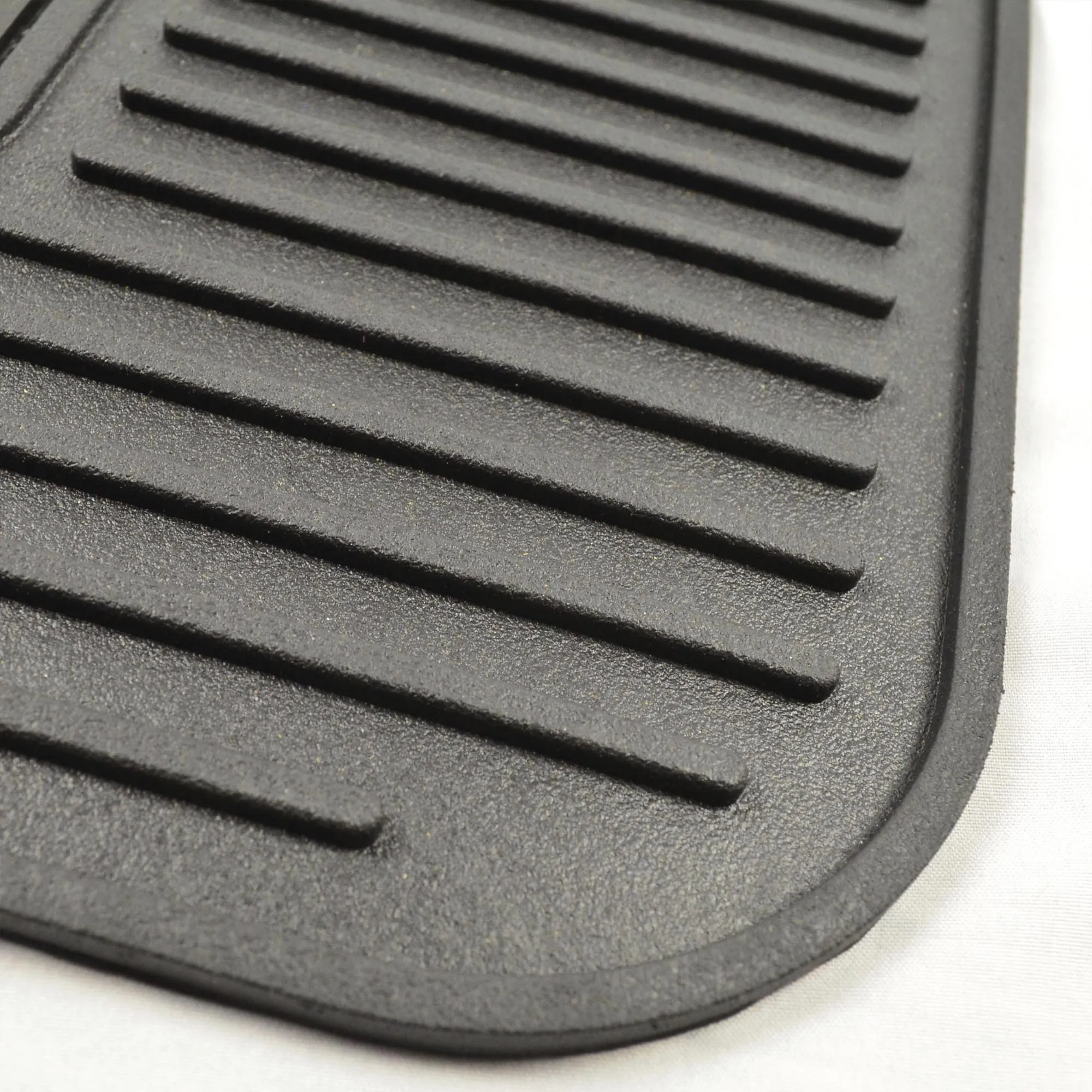 Fanmats Wichita State Shockers Back Seat Car Utility Mats - 2 Piece Set